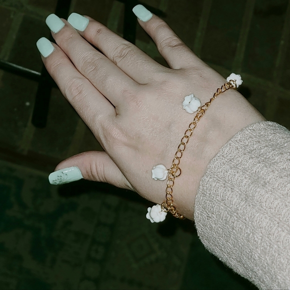 18K Gold Lily of the Valley Bracelet - Picture 1 of 2